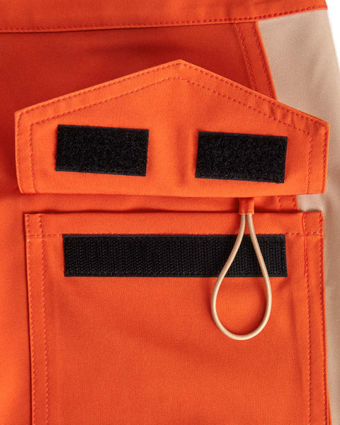 Back pocket with velcro closure and key loop.
